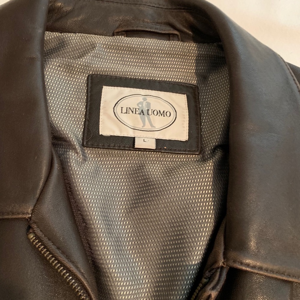 SOLD...Men’s brown leather jacket. - Picture 2 of 3